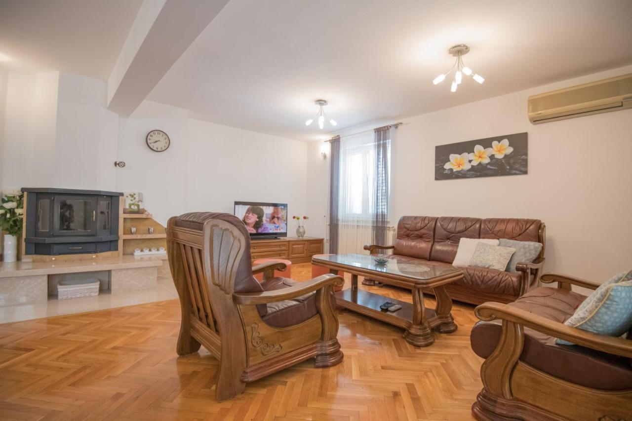 Villa Glorija Grubine Bagian luar foto