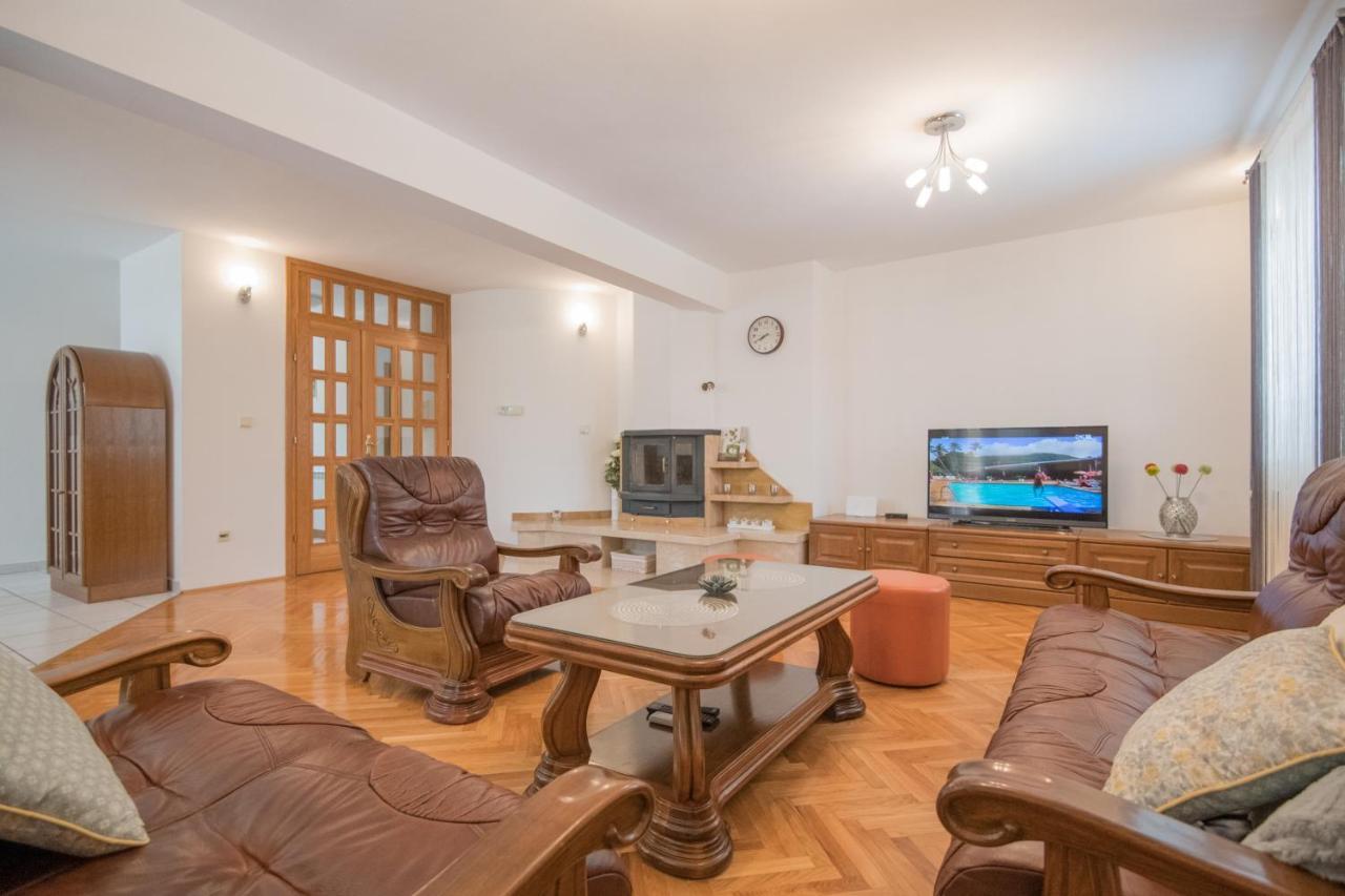 Villa Glorija Grubine Bagian luar foto